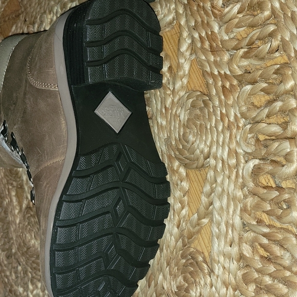 Liberty Alpine Lace Muck Boot - Picture 3 of 11